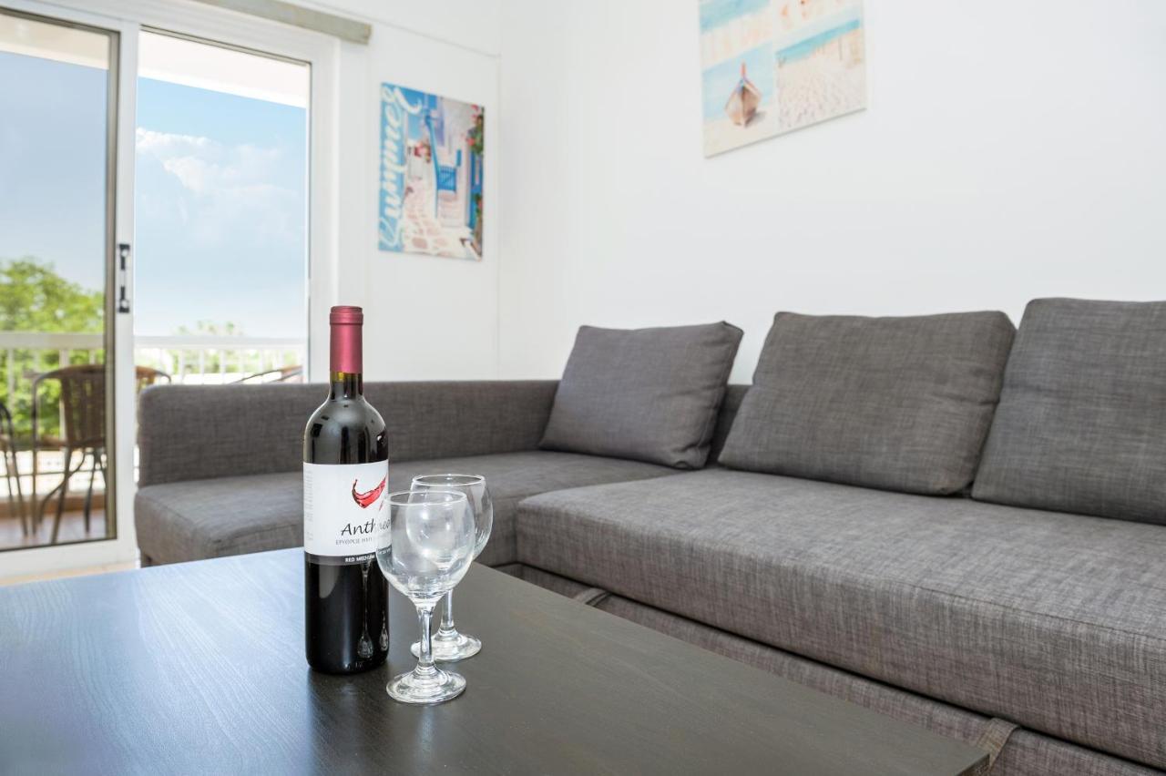 Mynapa Apartments 圣纳帕 外观 照片